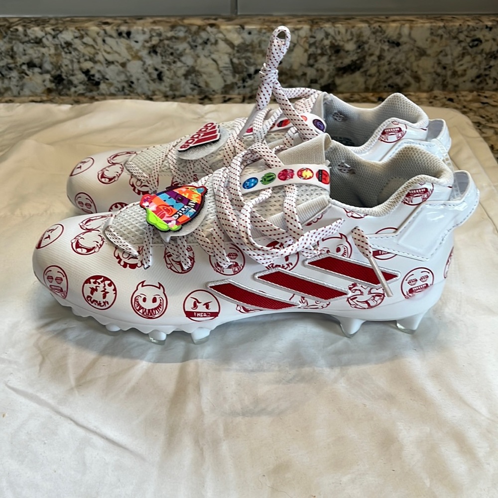Reposhing - Adidas Freak 22 Football Cleats- used no tags